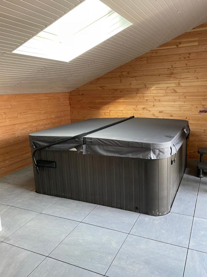 הוילה Hillion Magnifique Corps De Ferme Renove Avec Jacuzzi מראה חיצוני תמונה